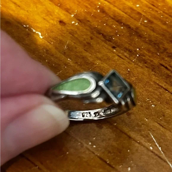 Avon blue topaz and Australian green lime sterling silver stamped ring - Picture 3 of 4